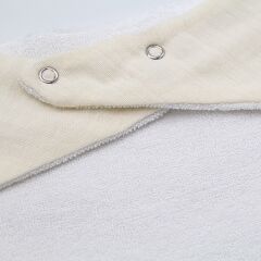 BabyJem Ahşap Diş Kaşıyıcılı Bürümcük Müslin Önlük 736 Ekru