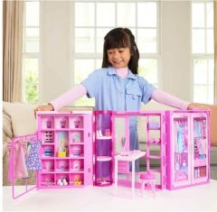 Barbie'nin Rüya Gardırobu ve Bebek Oyun Seti HXD58