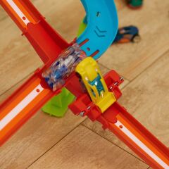 Hot Wheels Neon Yarışlar Çoklu Yarış Heyecan Pist Seti HPC07